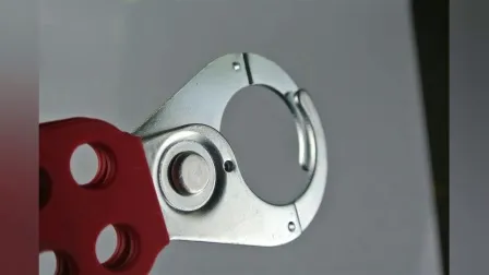 Bozzys レッド マルチ南京錠用留め金(ジョー径25mm)で、単一のロックアウトデバイスを固定します。